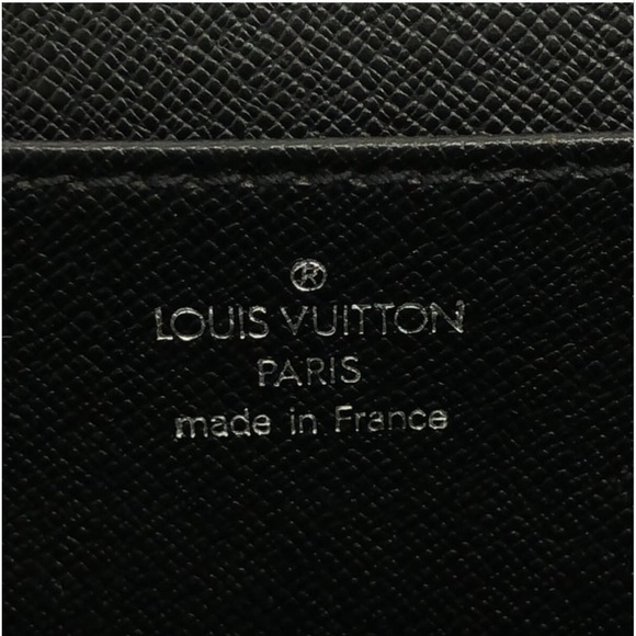 Louis Vuitton Taiga Robusto Black Briefcase Laptop Bag - Picture 10 of 16